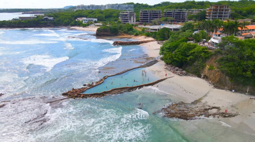Alberca de agua salada en Punta de Mita