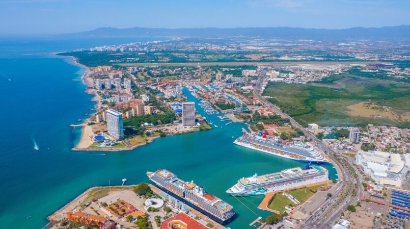 Vista aerea de la Marina de Puerto Vallarta