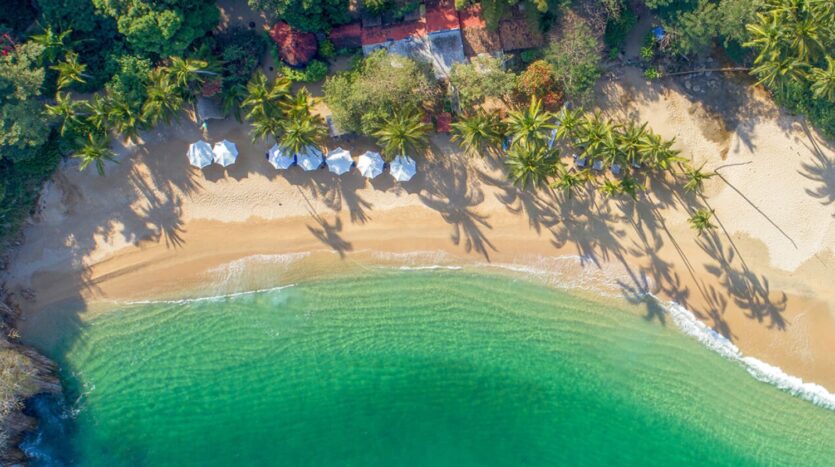 Vista aérea de la playa de Majahuitas en Puerto Vallarta