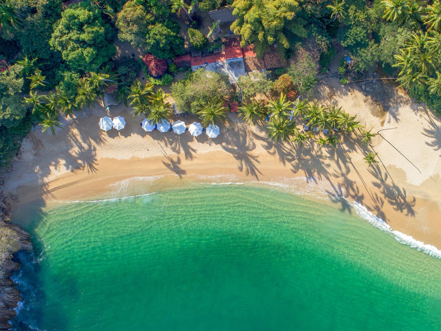 Vista aérea de la playa de Majahuitas en Puerto Vallarta